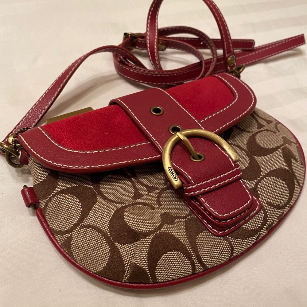 Coach purse clutch with shoulder strap